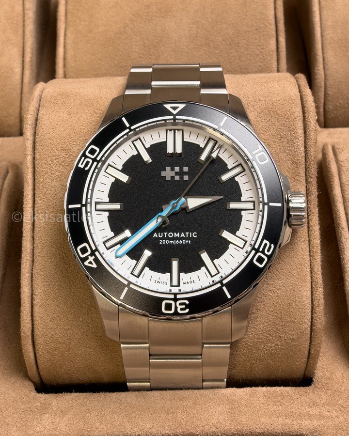 Christopher Ward C60 Trident Reef — Galaxea Black