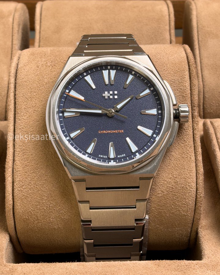 Christopher Ward The Twelve Ember