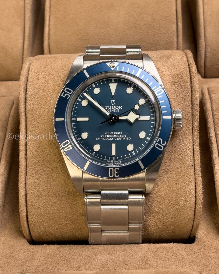 Tudor saat